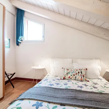 Castello Di Brusata Apartment By Quokka 360 - Romantic Flat With Pool Bed & Breakfast Mendrisio