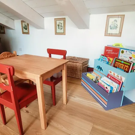 Castello Di Brusata Apartment By Quokka 360 - Romantic Flat With Pool Bed & Breakfast Mendrisio