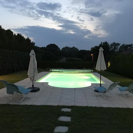 Castello Di Brusata By Quokka 360 - Romantic Flat With Pool 住宿加早餐酒店 门德里西奥